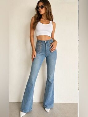 Lee Heritage High Rise Flare Jeans Light Wash Zip Detail 26